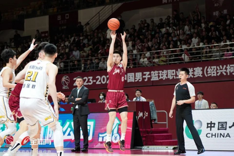 浙江稠州队遭遇巨头挑战，全队团结一致迎难而上的简单介绍
