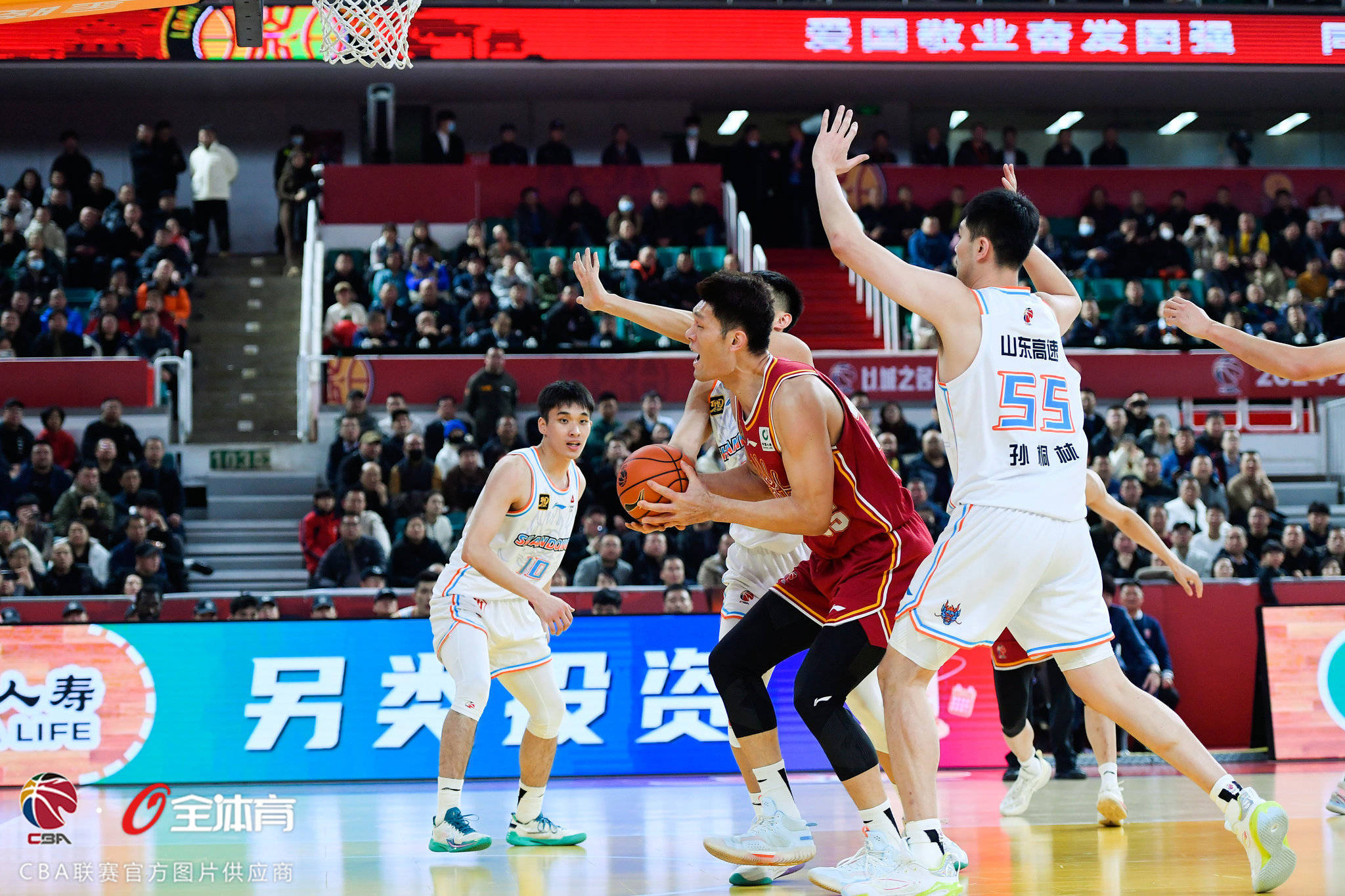 九游娱乐-山西男篮主场取胜，继续扩大领先优势的简单介绍