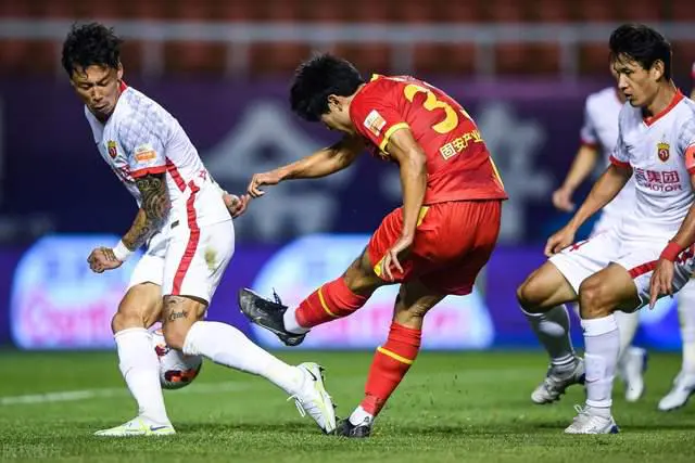 上港战胜泰达，恒大遭遇劲敌逼近积分榜