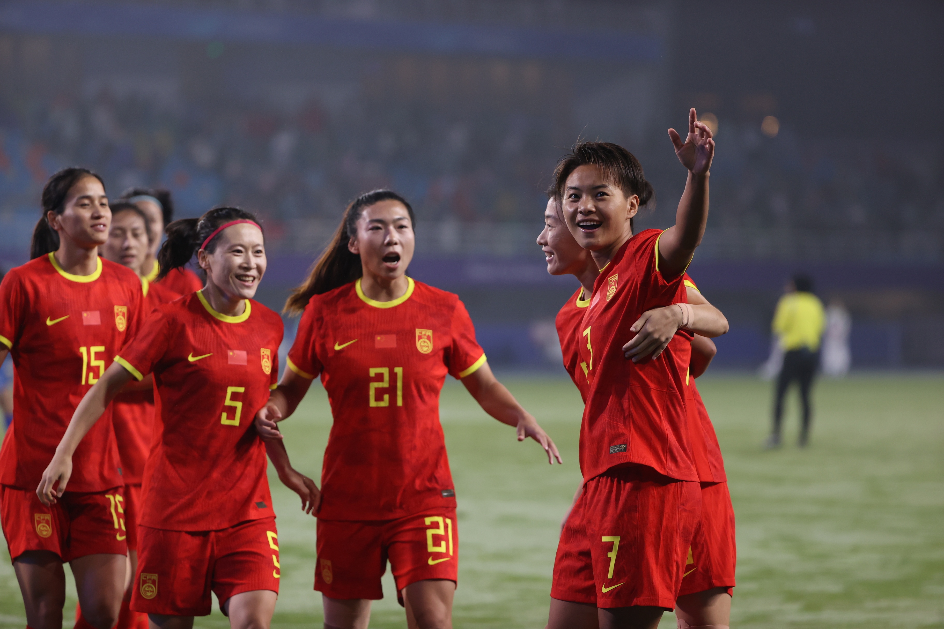 女足比赛中国队表现精彩,意义重大