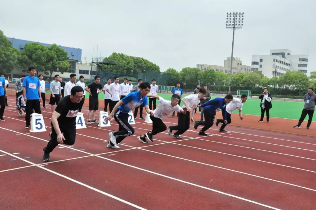 九游娱乐首页-激战蓄势待发，双方尽展球技