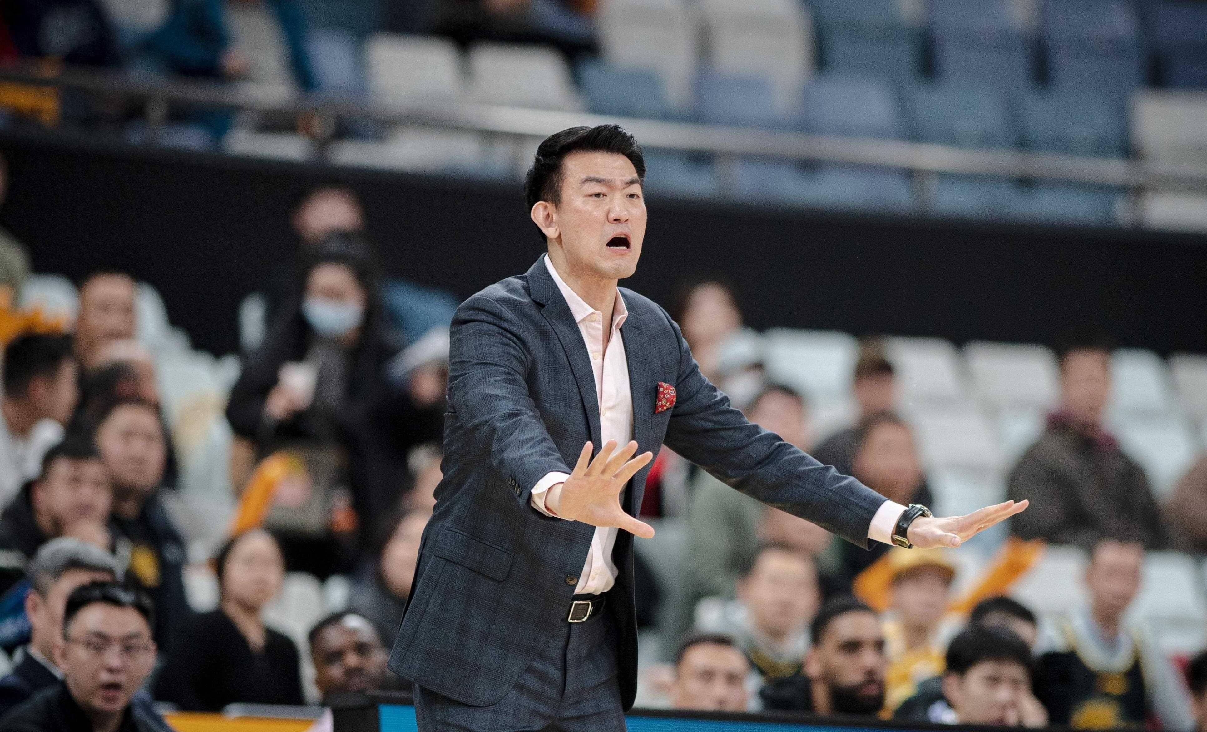 九游娱乐网页-浙江男篮主场两连败，士气受挫的简单介绍