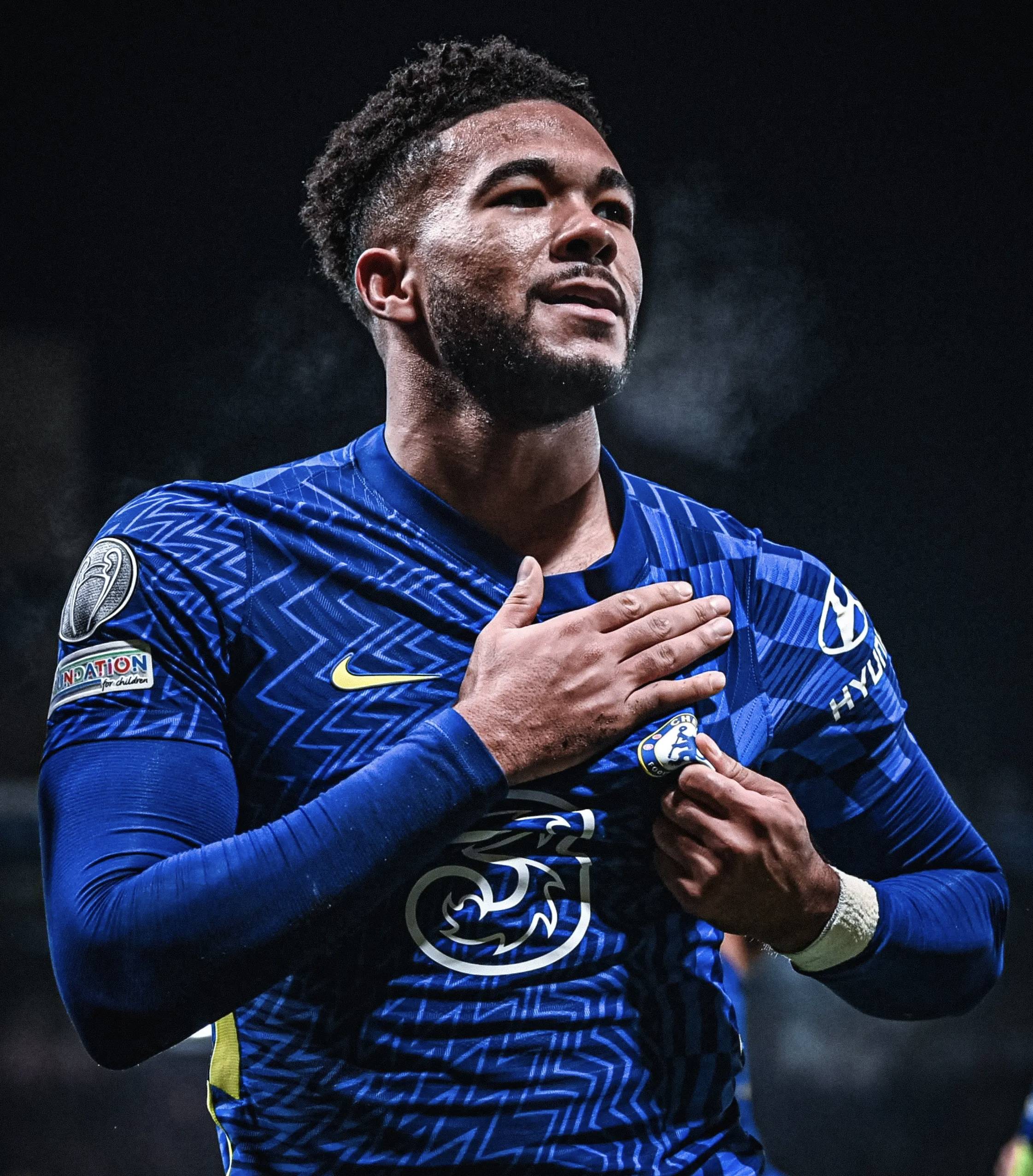 切尔西队签下尼日利亚前锋,增强进攻火力 切尔西队签下尼日利亚前锋,增强进攻火力