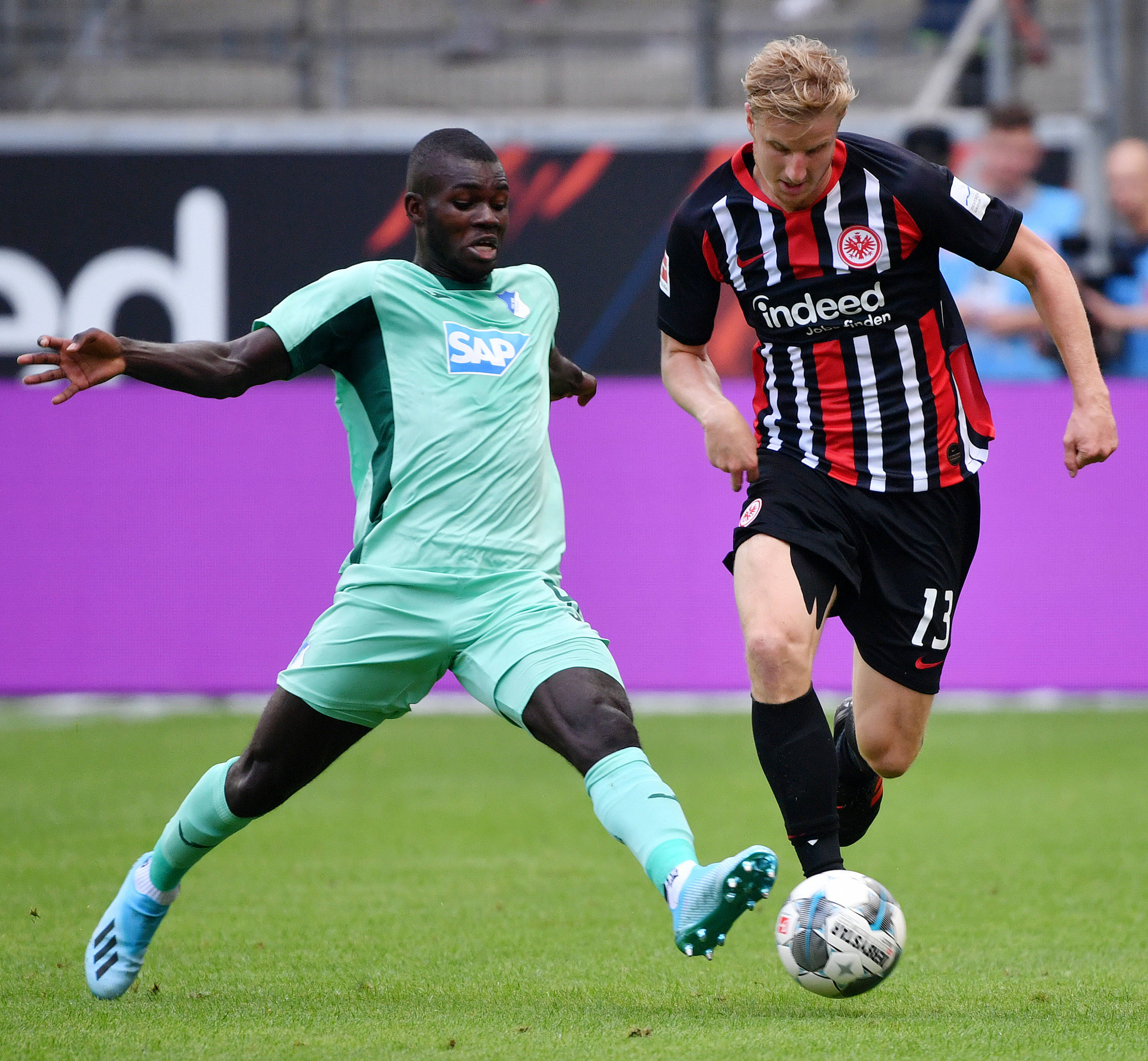 法兰克福取得联赛三连胜,士气高涨的简单介绍 法兰克福取得联赛三连胜,士气高涨的简单介绍