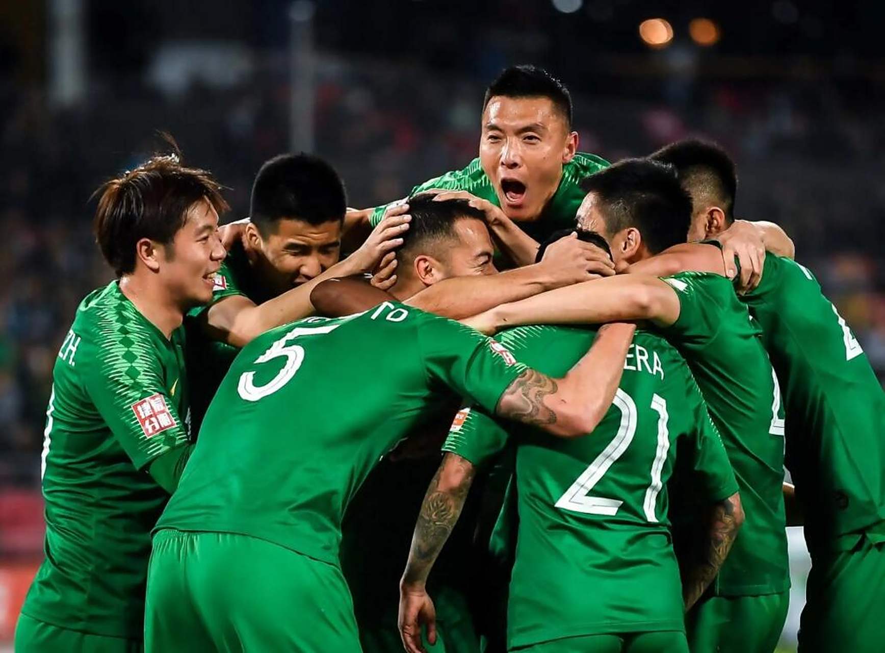 包含北京国安主场轻取广州恒大,继续稳坐榜首的词条 包含北京国安主场轻取广州恒大,继续稳坐榜首的词条