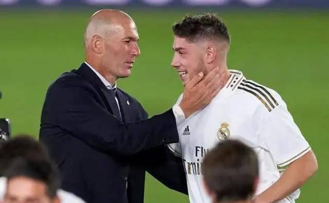 九游娱乐官方-包含法国门将卢里斯神勇扑救,帮助雷恩取得欧冠小组赛首胜的词条