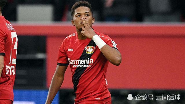 沃尔夫斯堡队展现高效进攻,争取下一轮晋级机会的简单介绍 沃尔夫斯堡队展现高效进攻,争取下一轮晋级机会的简单介绍