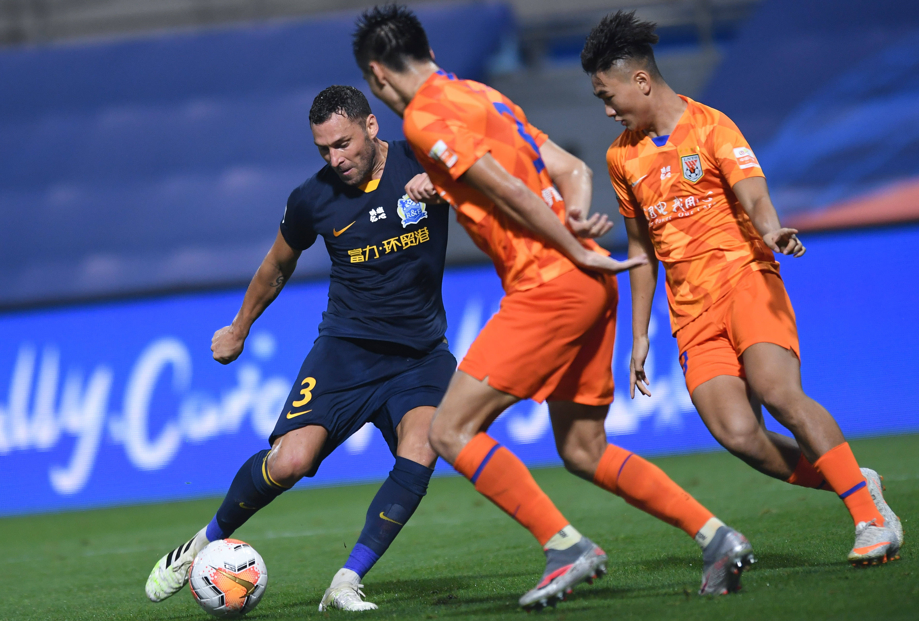 九游娱乐网站-深圳佳兆业主场不敌山东鲁能