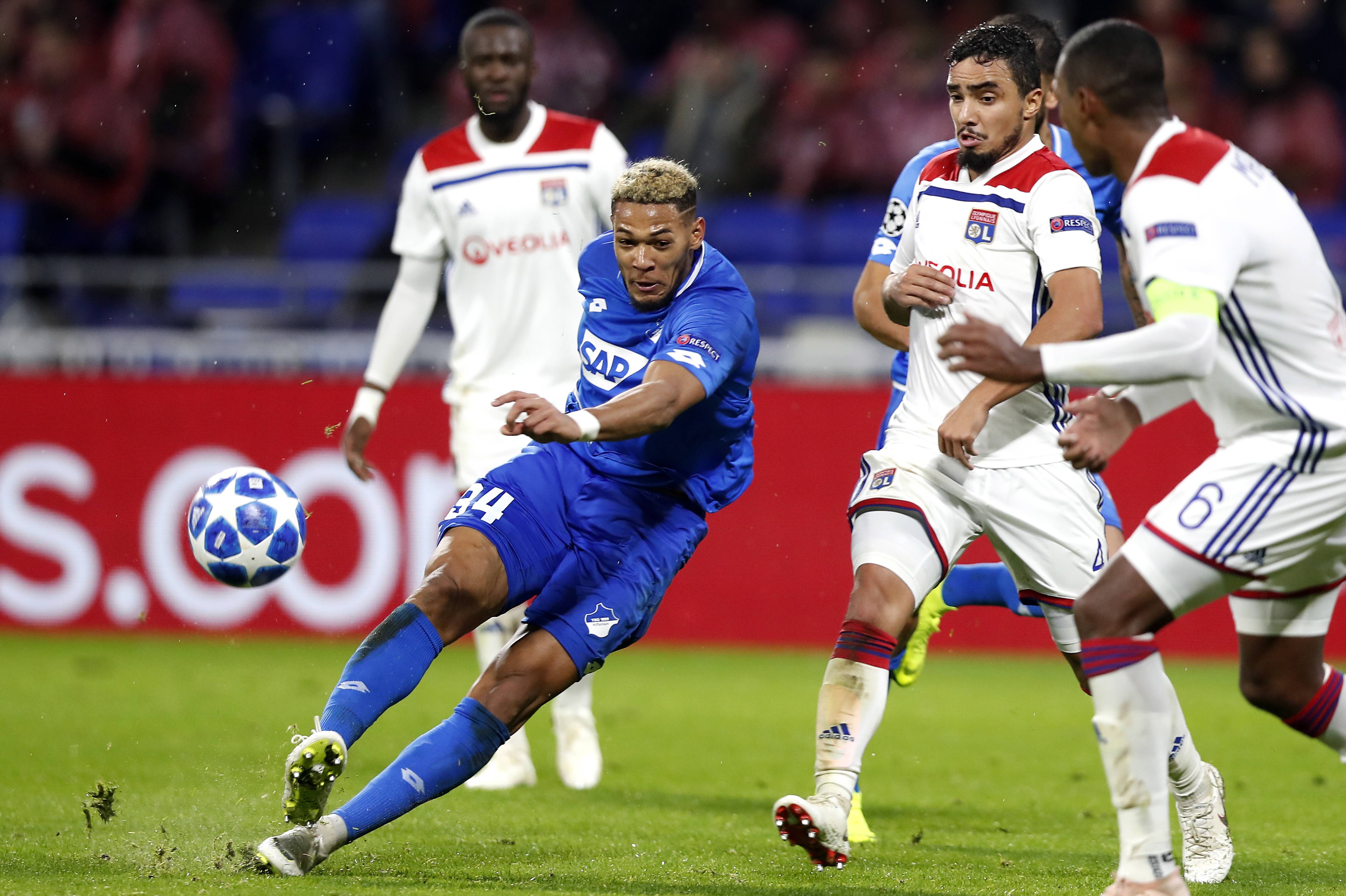 里昂客场不敌对手,遭遇连败 里昂客场不敌对手,遭遇连败