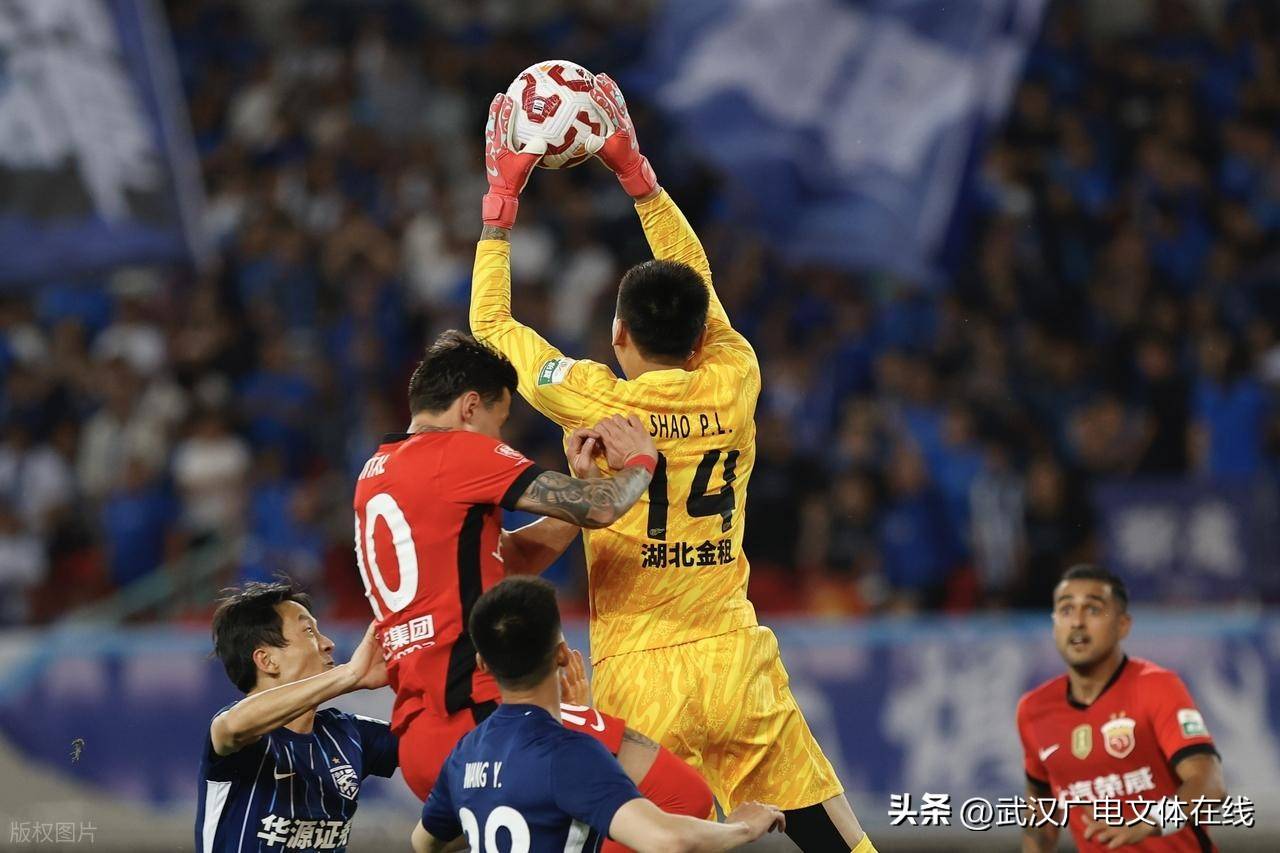 中超联赛新赛季启动,球队备战备战积极备战 中超联赛新赛季启动,球队备战备战积极备战