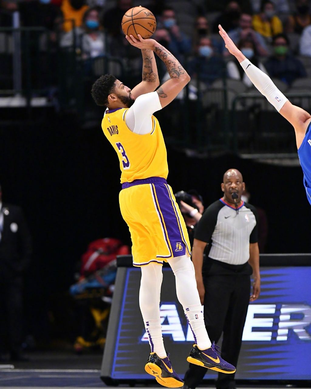 九游娱乐-开拓者横扫独行侠,保持不败走势