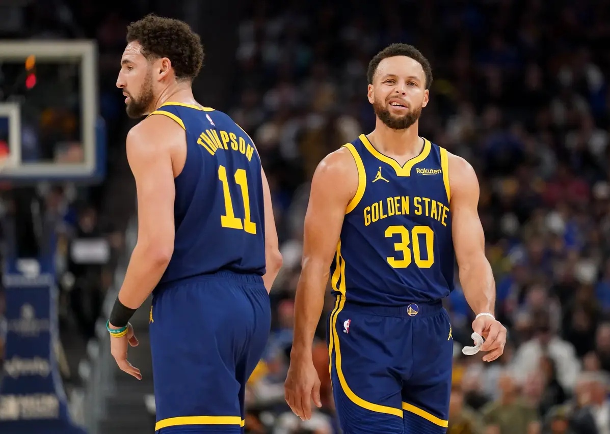 勇士大胜独行侠,库里再砍30+阿杜弃火 勇士大胜独行侠,库里再砍30+阿杜弃火