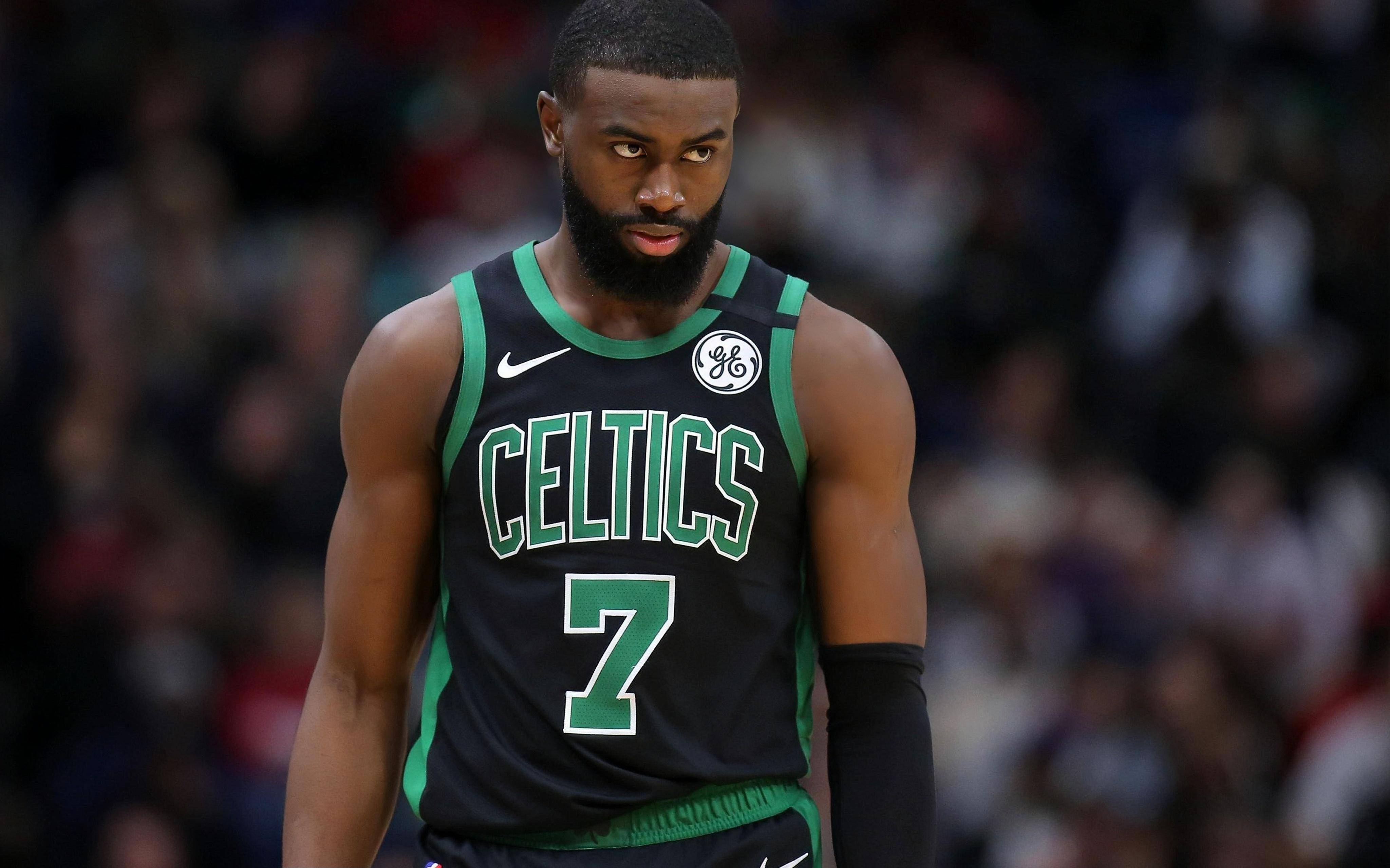 凯尔特人逆转篮网，主场保持强劲