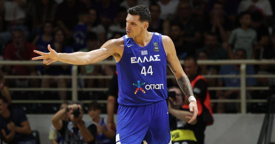 小牛击败魔术，波尔津吉斯25分