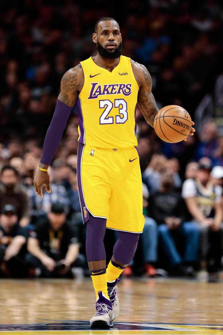 詹姆斯独揽30+湖人惜败快船